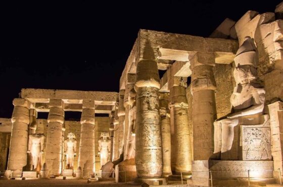 Espectáculo de luz y sonido en el templo de Karnak – Luxor